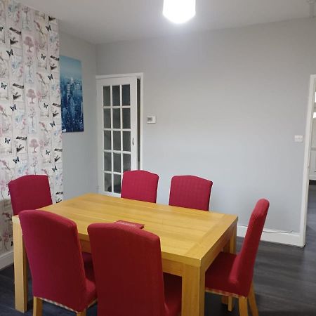 Pearson House - Huku Kwetu 3 Bedroom End Of Terrance House - Family And Business Group Self Catering Accommodation -Huku Kwetu Nottingham Exteriér fotografie