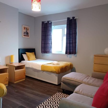 Pearson House - Huku Kwetu 3 Bedroom End Of Terrance House - Family And Business Group Self Catering Accommodation -Huku Kwetu Nottingham Exteriér fotografie