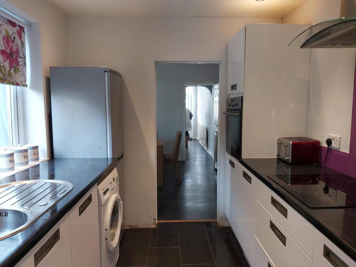 Pearson House - Huku Kwetu 3 Bedroom End Of Terrance House - Family And Business Group Self Catering Accommodation -Huku Kwetu Nottingham Exteriér fotografie