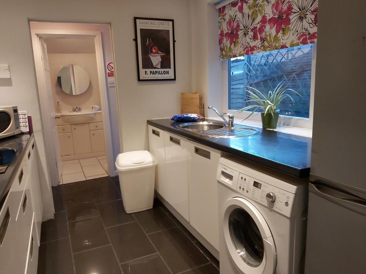 Pearson House - Huku Kwetu 3 Bedroom End Of Terrance House - Family And Business Group Self Catering Accommodation -Huku Kwetu Nottingham Exteriér fotografie