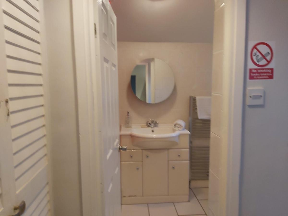 Pearson House - Huku Kwetu 3 Bedroom End Of Terrance House - Family And Business Group Self Catering Accommodation -Huku Kwetu Nottingham Exteriér fotografie