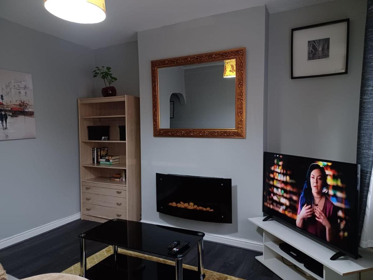 Pearson House - Huku Kwetu 3 Bedroom End Of Terrance House - Family And Business Group Self Catering Accommodation -Huku Kwetu Nottingham Exteriér fotografie